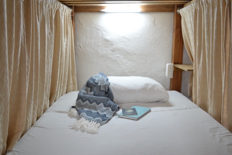 غرفة نوم مشتركة في Ikali Hostel مع أسرّة طابقية